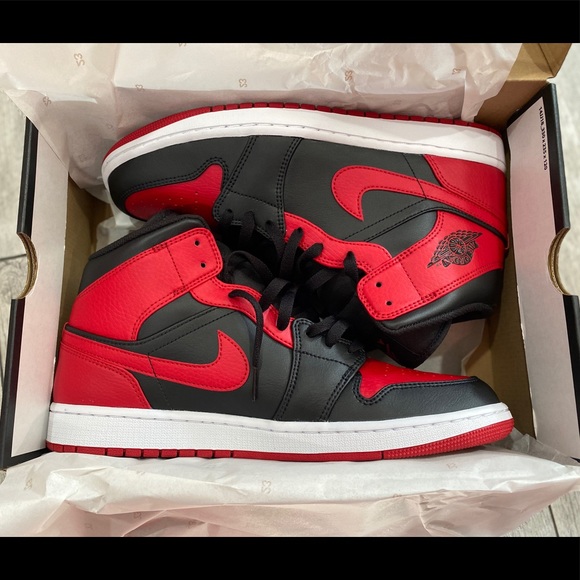 🎉SOLD ELSEWHERE🎉 Men’s AirJordan 1Mid Nike Shoes - Picture 8 of 11